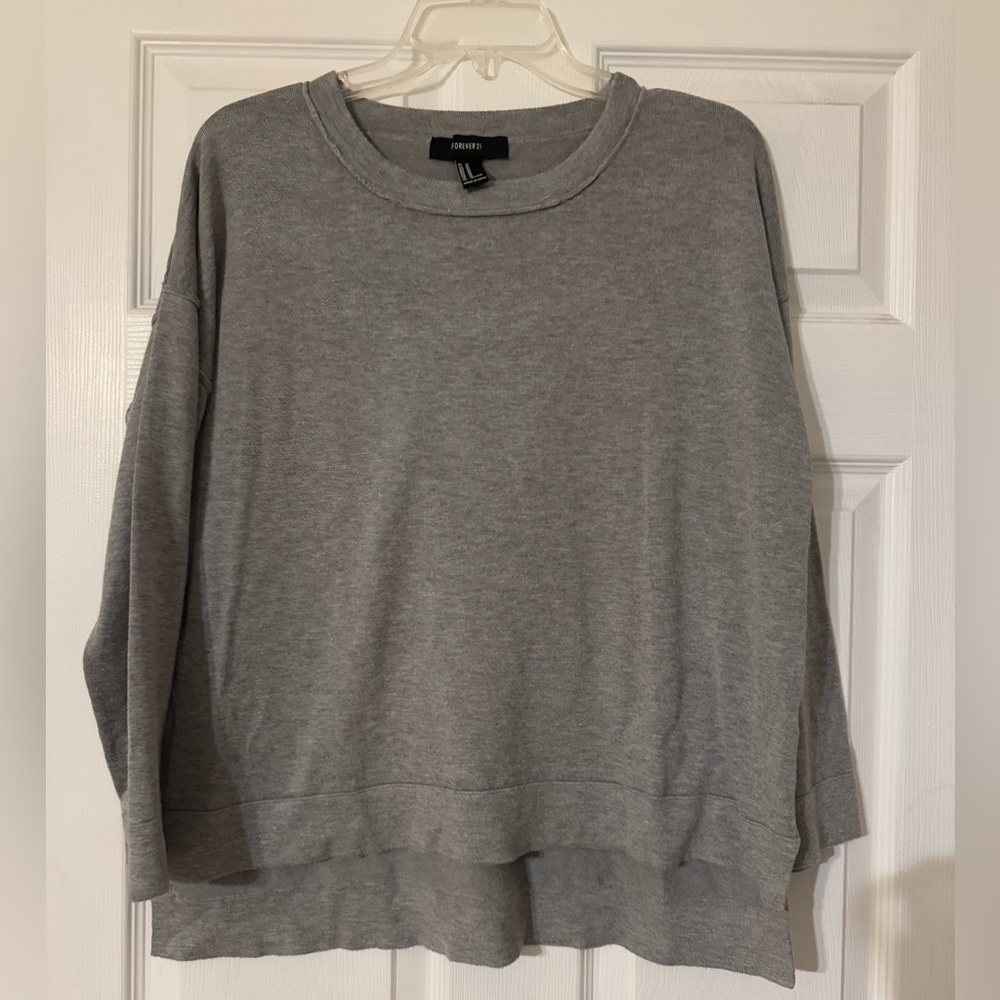 Forever 21 sweater size medium
